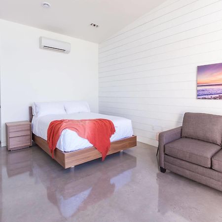 Quarterdeck Beachside Villas & Lofts Summerville Centre Buitenkant foto